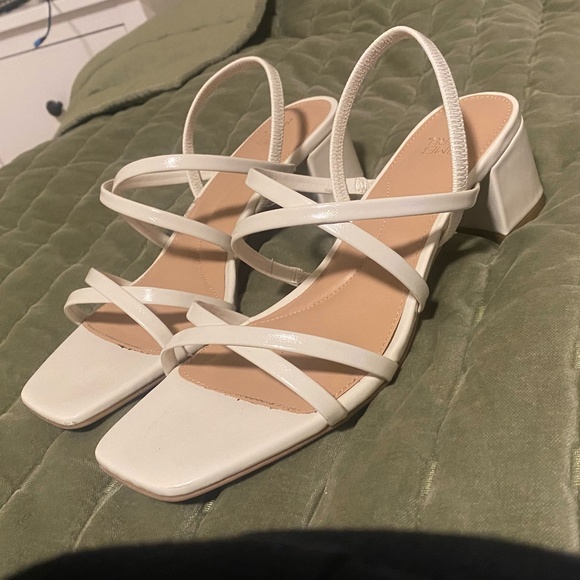 Time and Tru Women's Strappy Block Heel Sandals - Picture 4 of 6